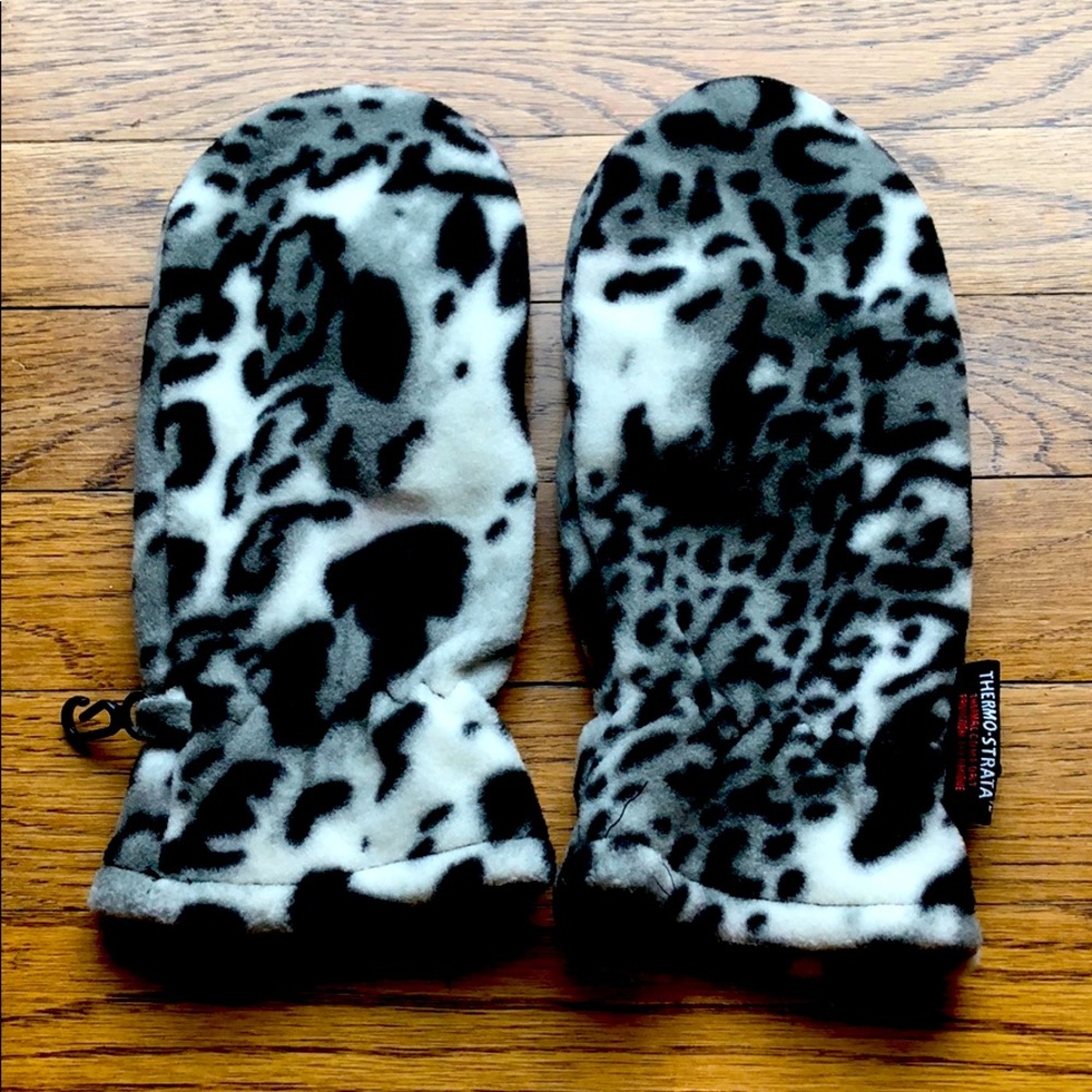 New!  Ladies Black and White Animal Print Mittens